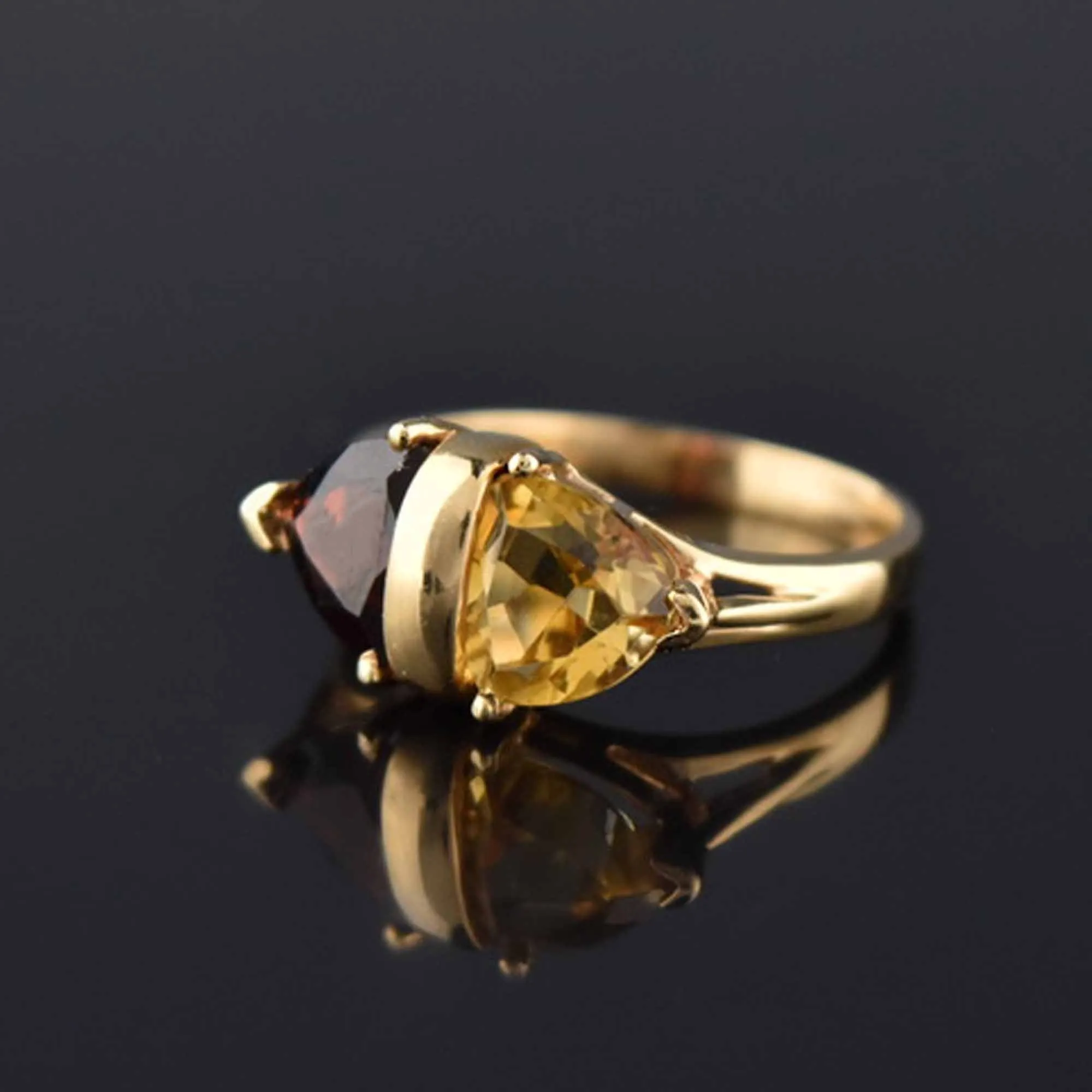 10K Gold Garnet Citrine Trillion Cut Band Ring, Sz 5.75