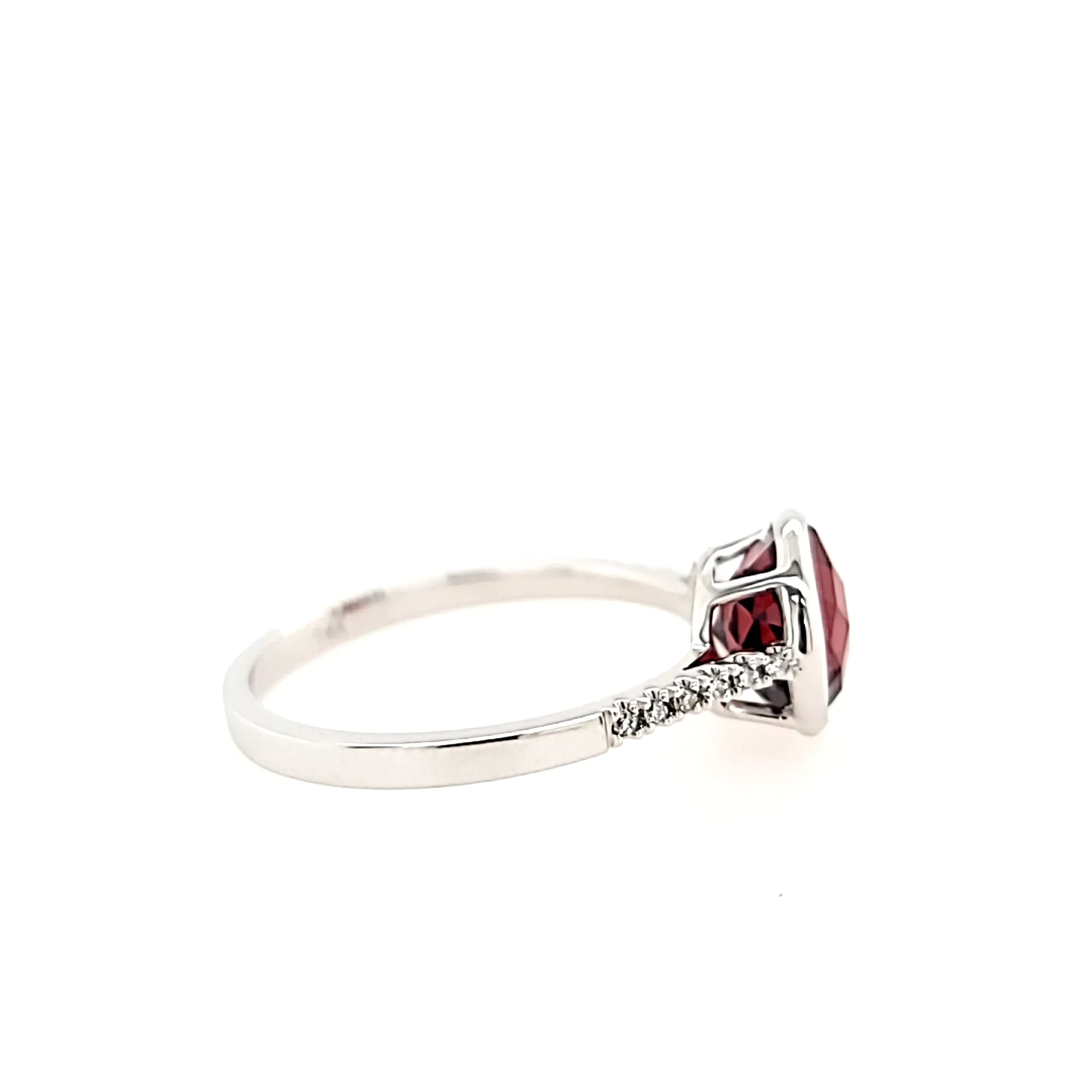 14k White Gold Bezel Garnet & Diamond Ring (I8022)