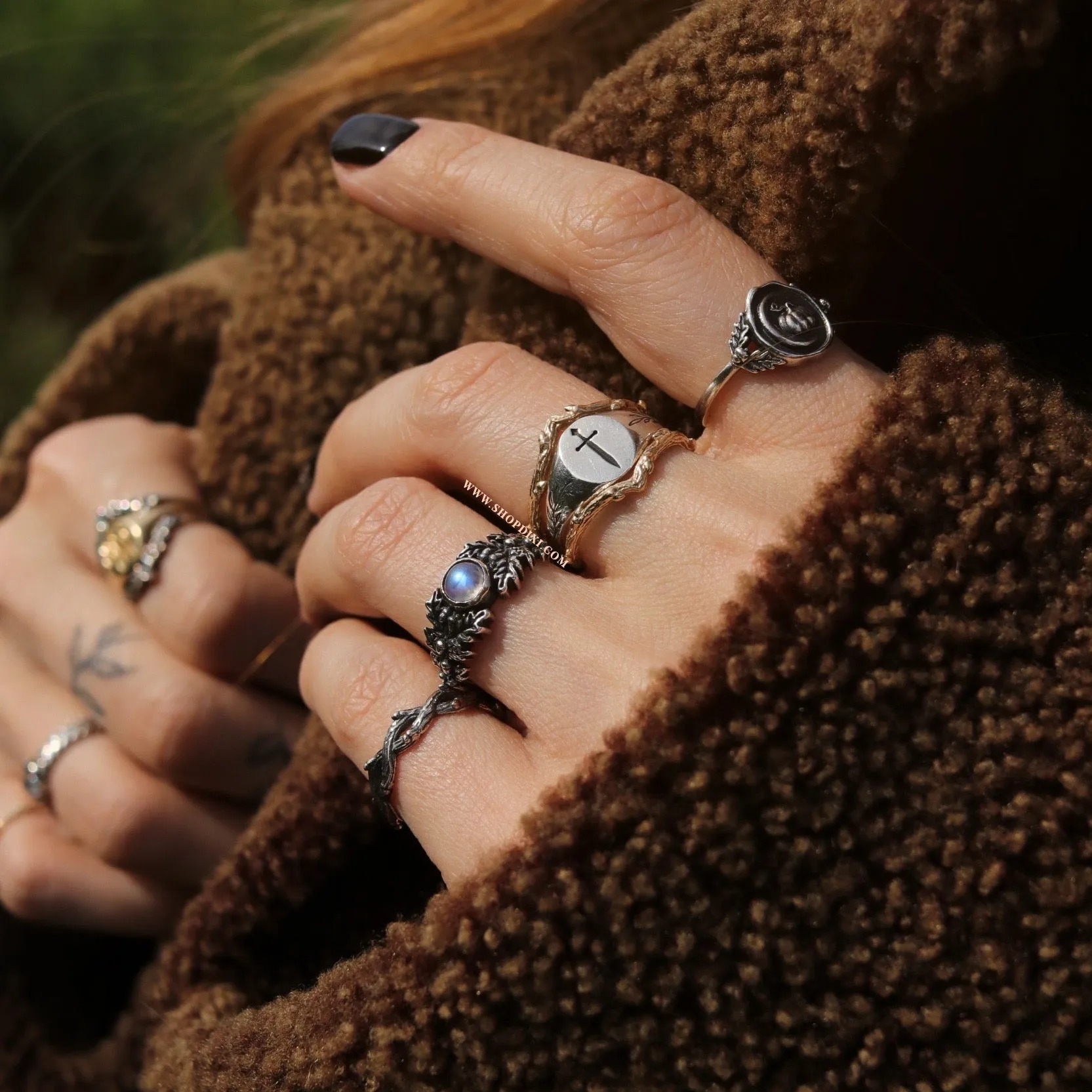 Autumn Moon Embrace Oak Leaf Ring