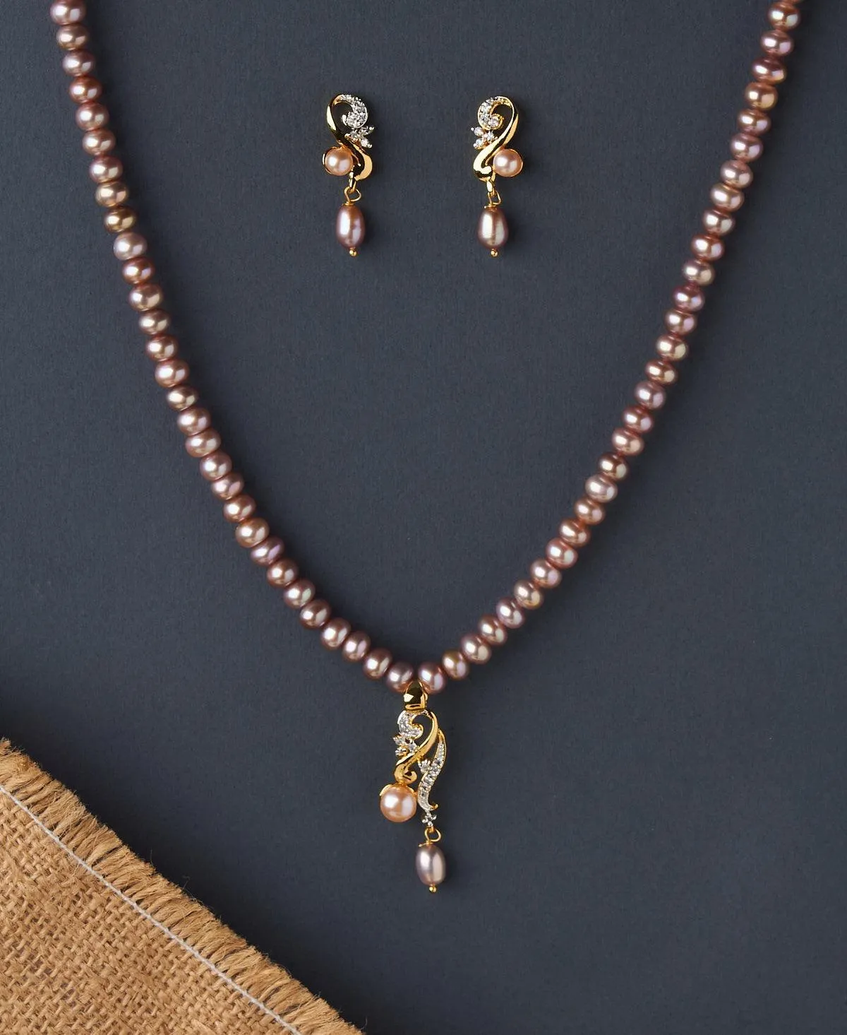 Beautiful Pearl Necklace Set