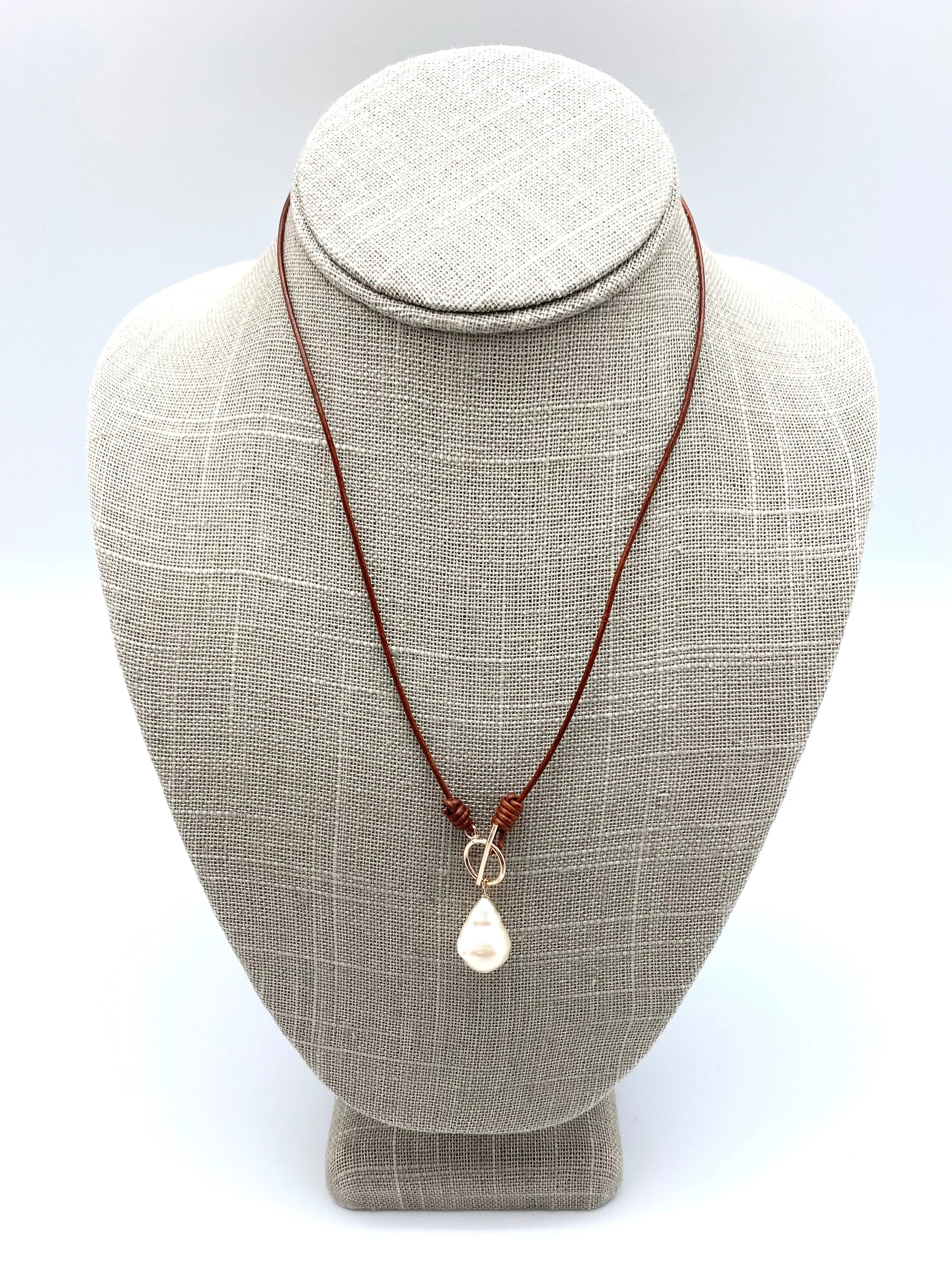 Carol Necklace - leather