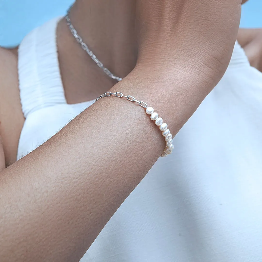 Chic Pearl Bracelet