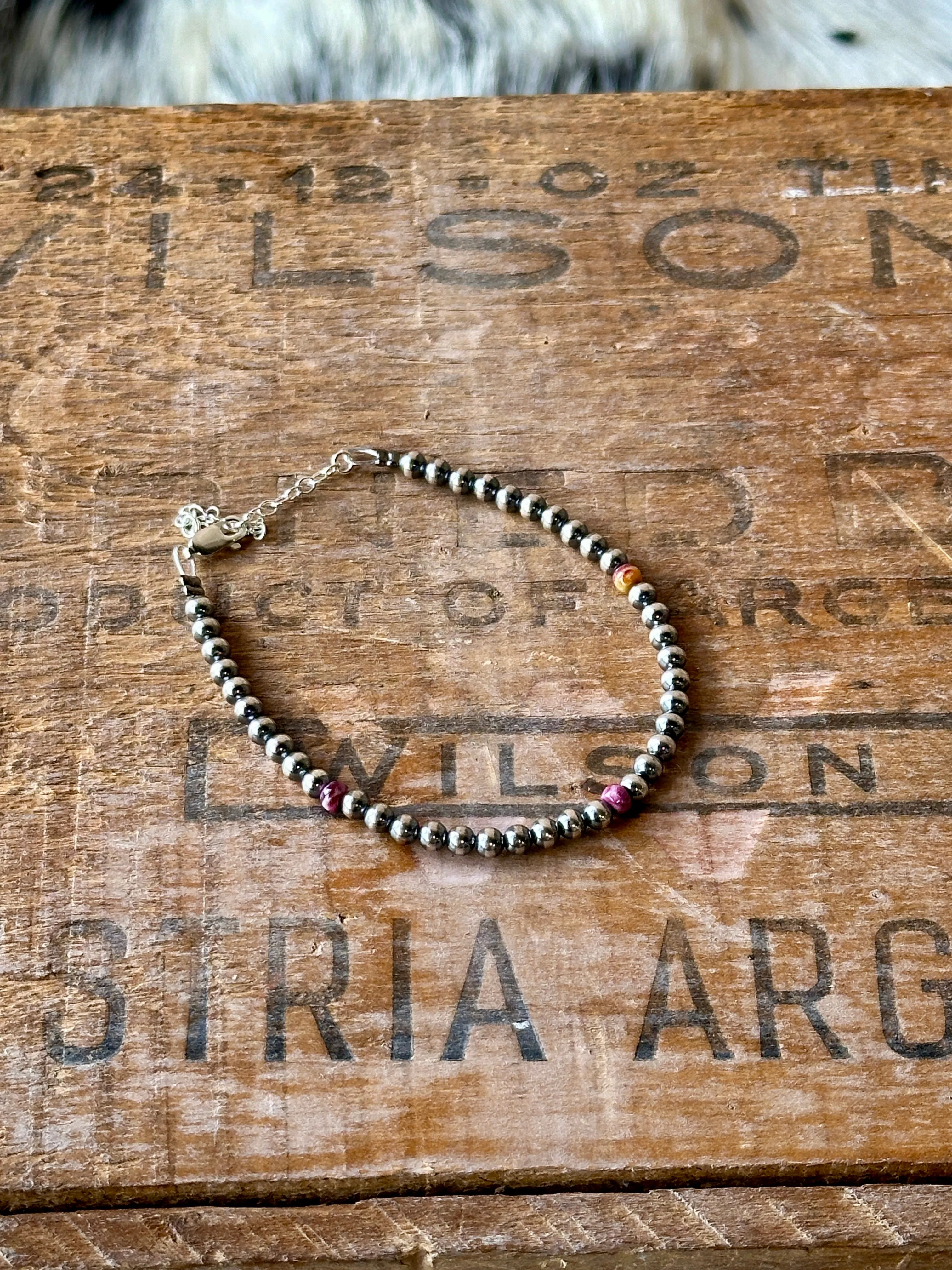 Modelo Spiny Oyster Pearl Bracelet