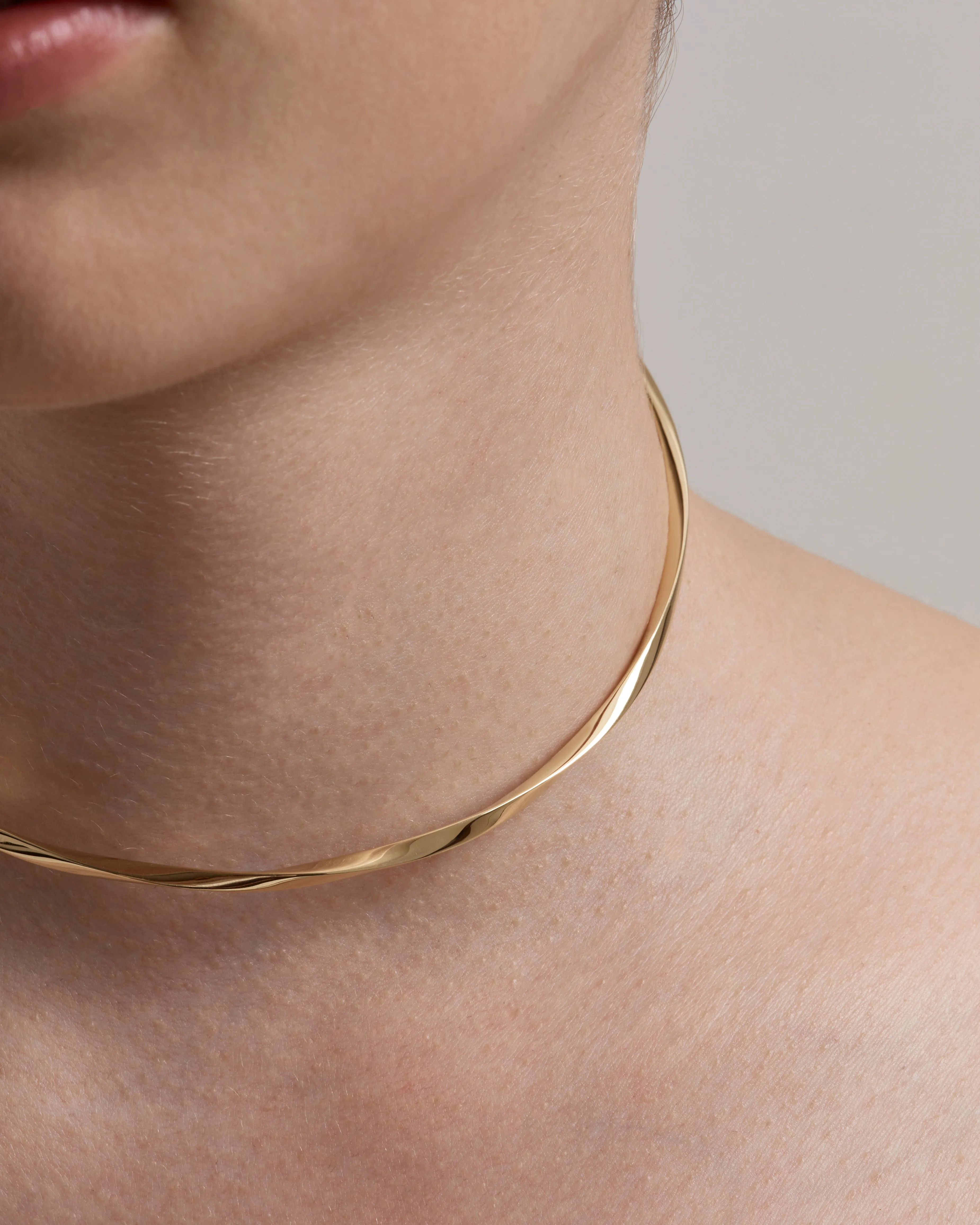 Twisted Pipi Choker