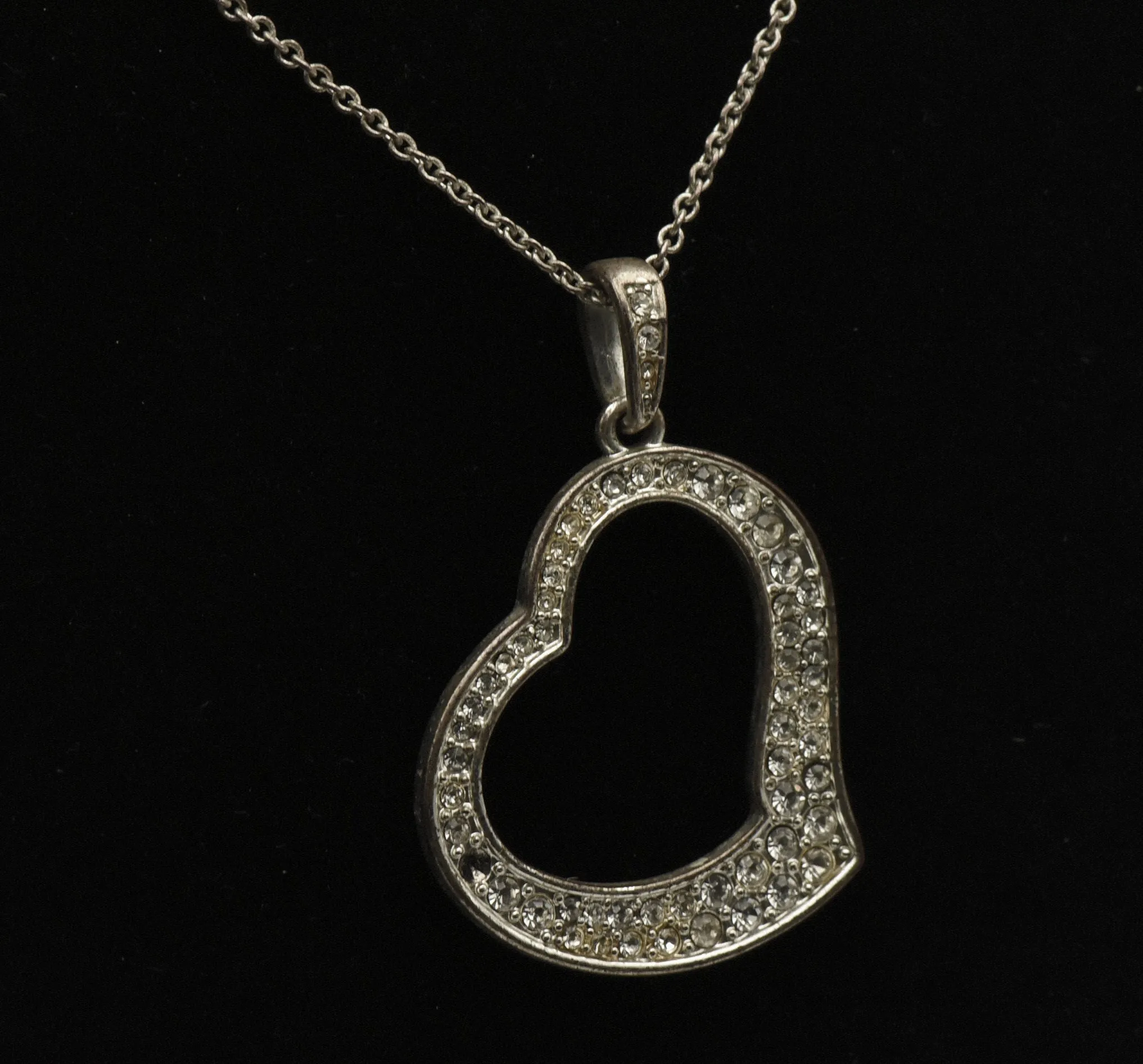 Vintage Silver Plated Rhinestone Heart Pendant Chain Necklace